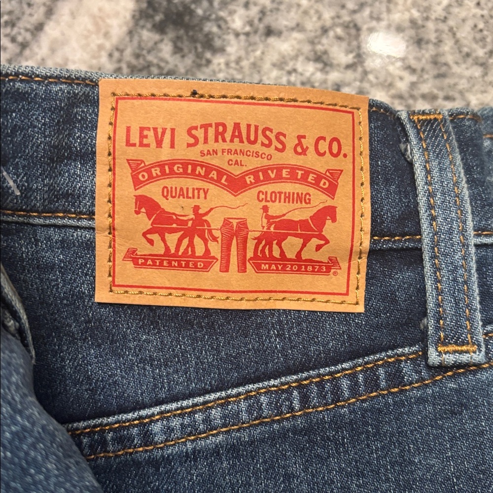 Levi's High-Waisted Mom Jeans - Dark Blue Denim size 4/27 new with tags - Picture 3 of 6